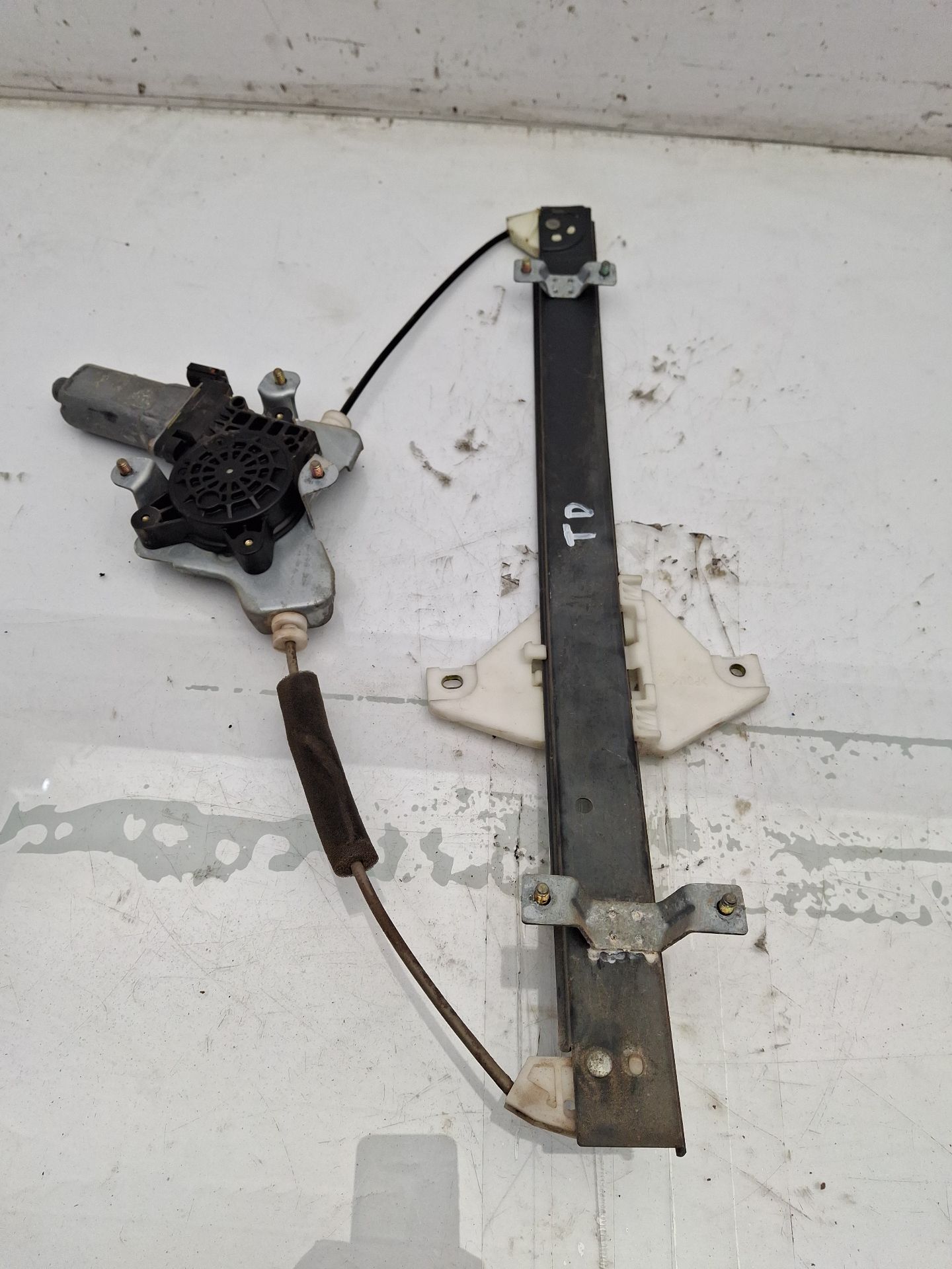 ELEVALUNAS TRASERO DERECHO SSANGYONG KYRON 