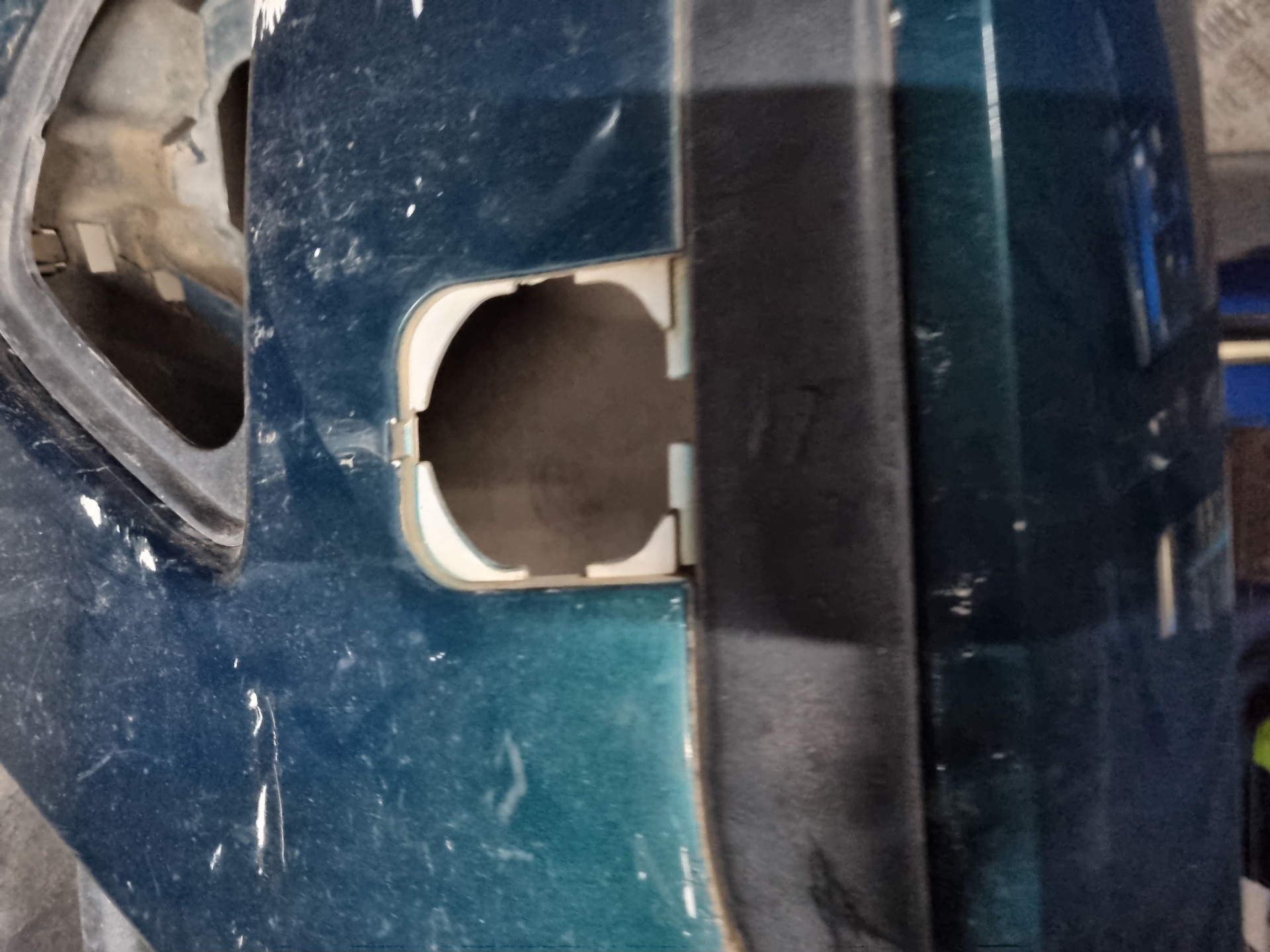 PARAGOLPES DELANTERO FORD FOCUS F9DA