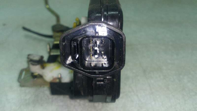 CERRADURA PUERTA DELANTERA DERECHA HYUNDAI TRAJET D4EA