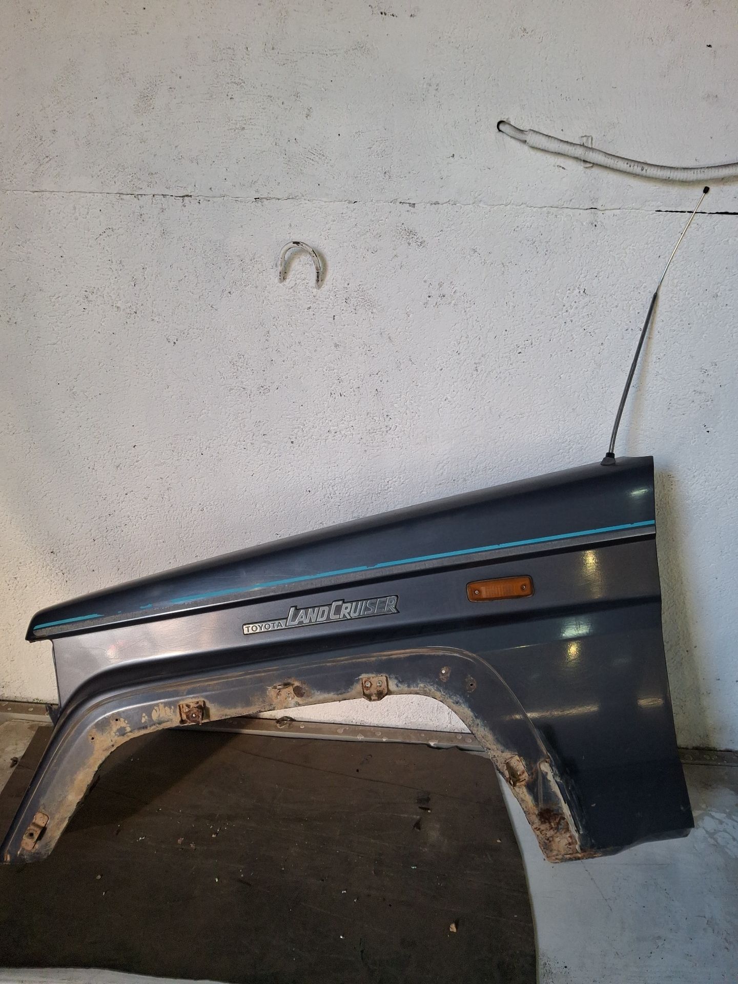 ALETA DELANTERA IZQUIERDA TOYOTA LAND CRUISER 