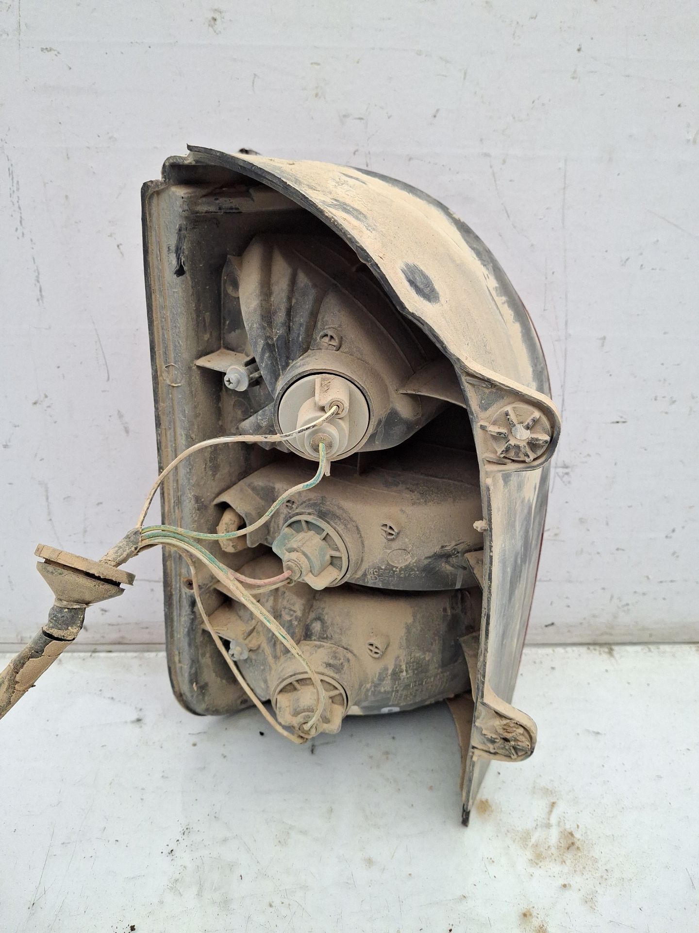 PILOTO TRASERO DERECHO KIA PREGIO 