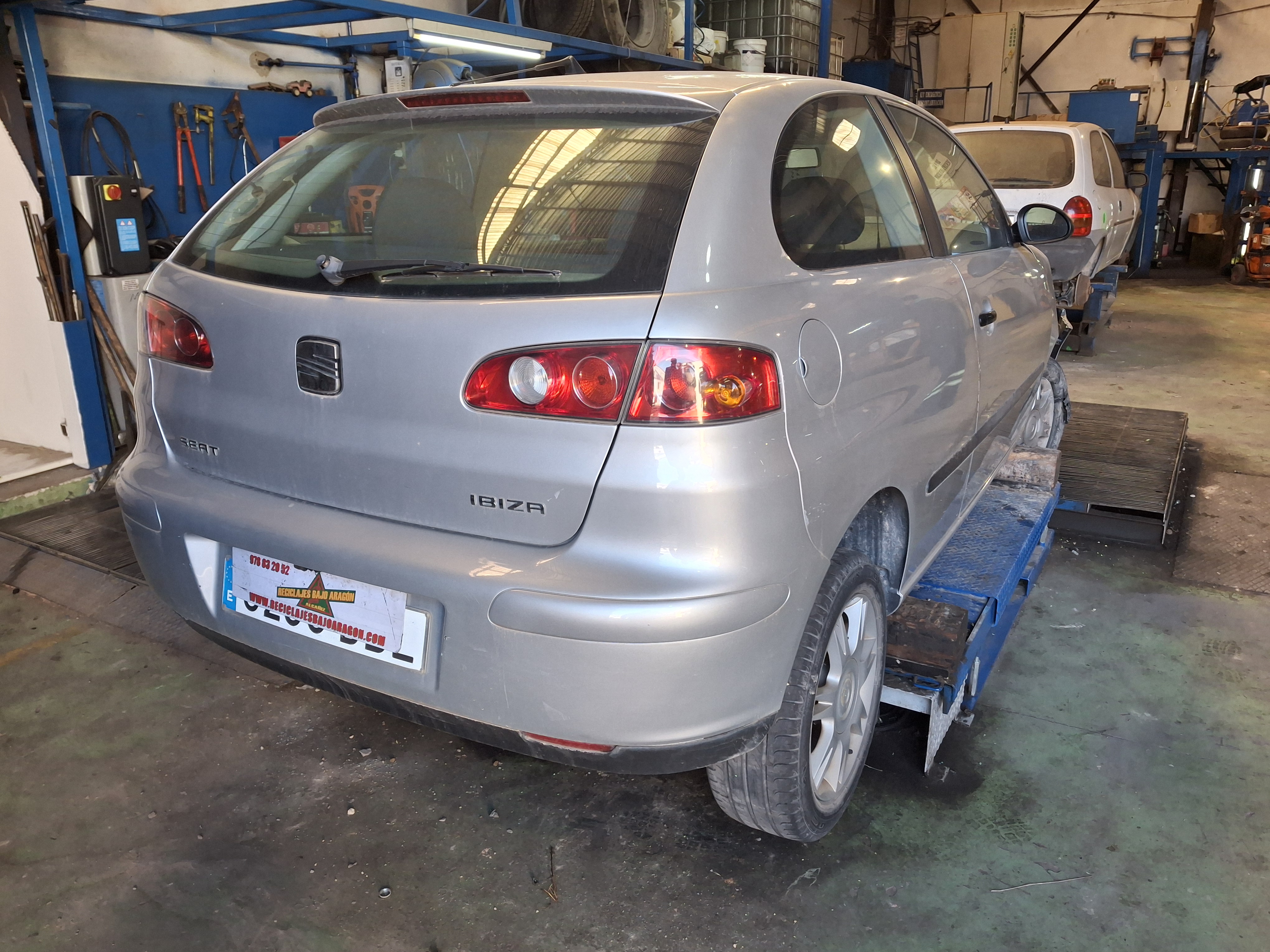  SEAT IBIZA II (6K1) 1.4 i 16V