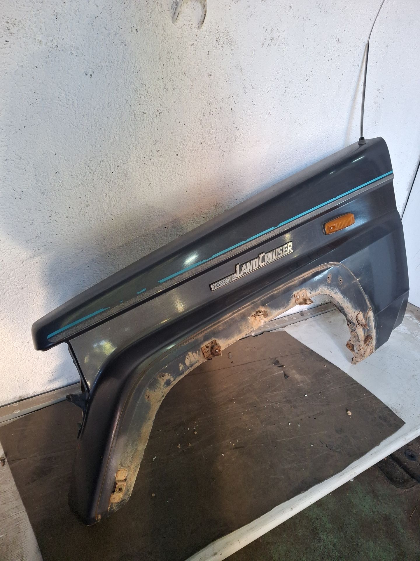 ALETA DELANTERA IZQUIERDA TOYOTA LAND CRUISER 