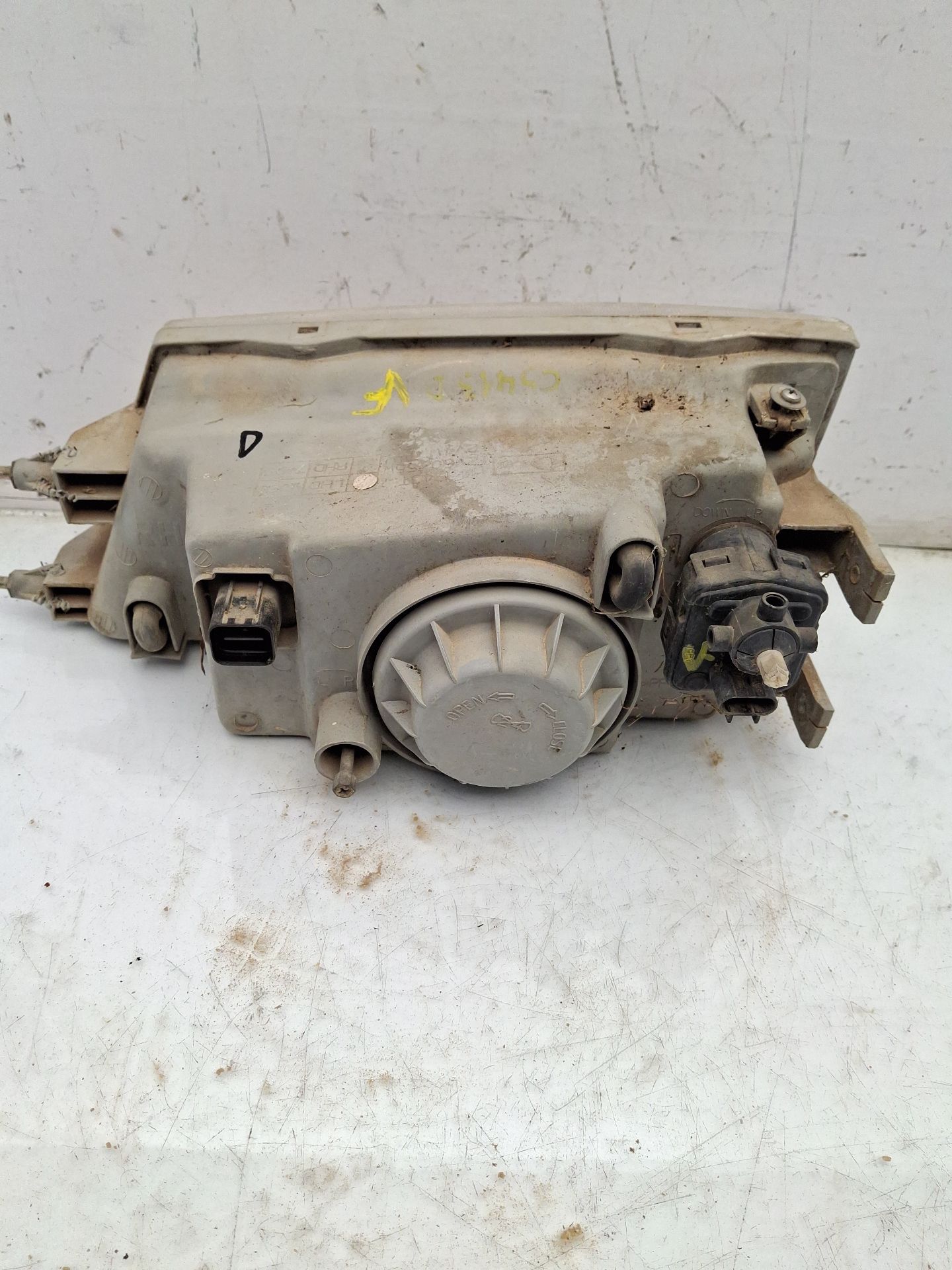 FARO DERECHO KIA PREGIO 