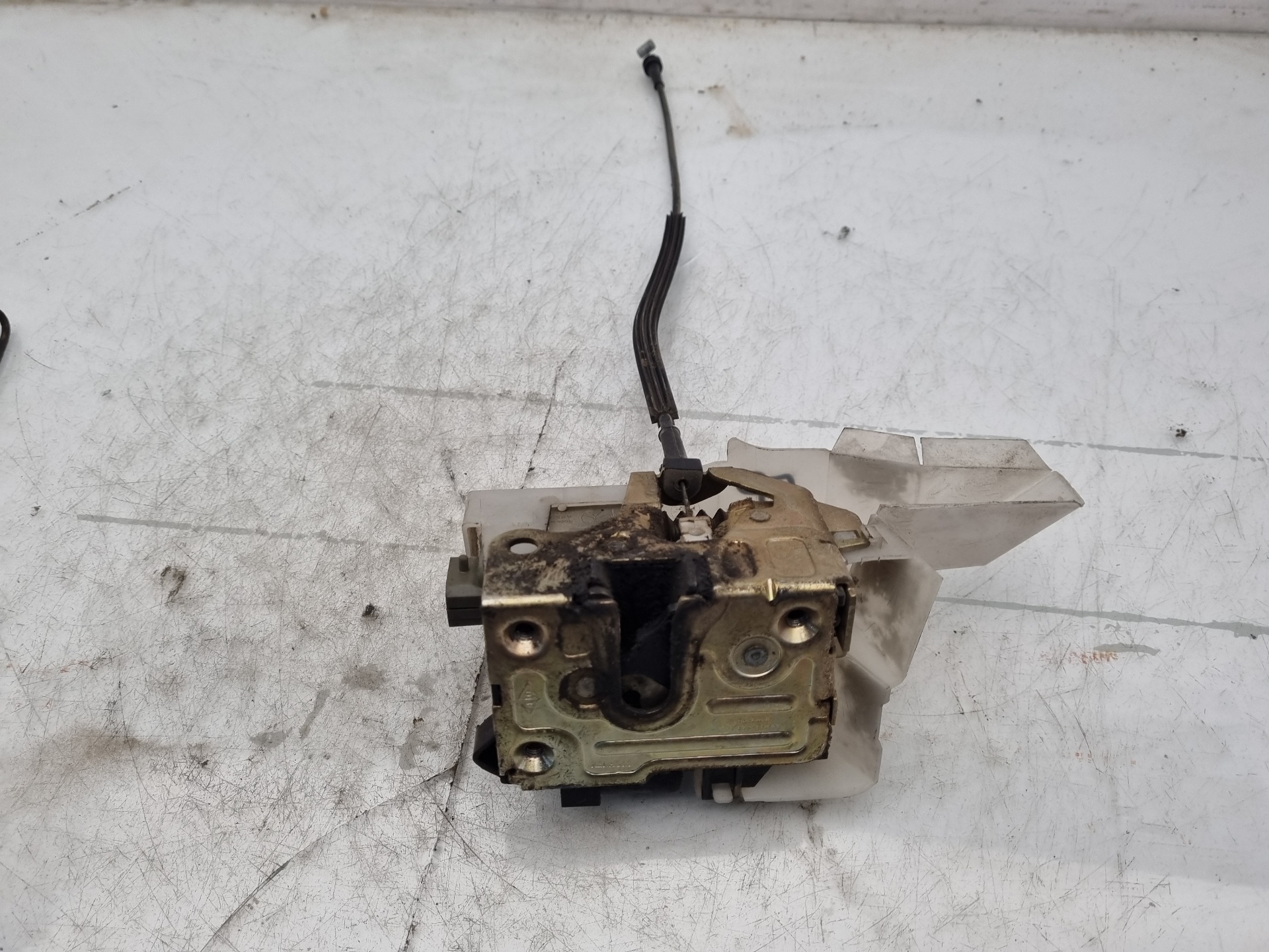 CERRADURA PUERTA DELANTERA DERECHA RENAULT CLIO K7M