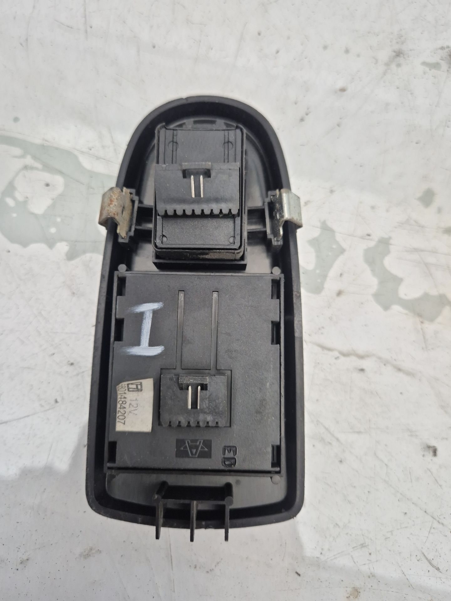 MANDO ELEVALUNAS DELANTERO IZQUIERDO IVECO DAILY 