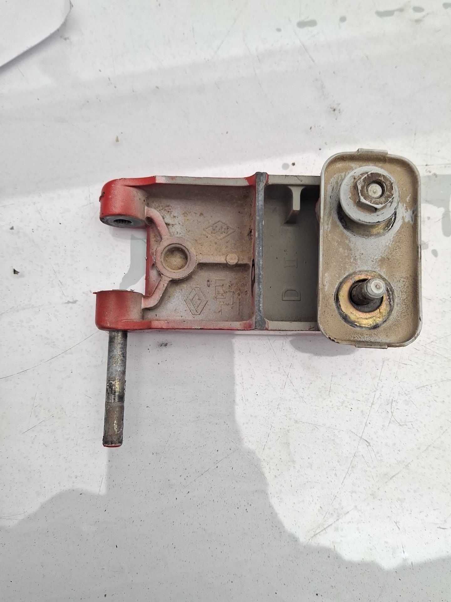 BISAGRA PUERTA TRASERA DERECHA RENAULT KANGOO 