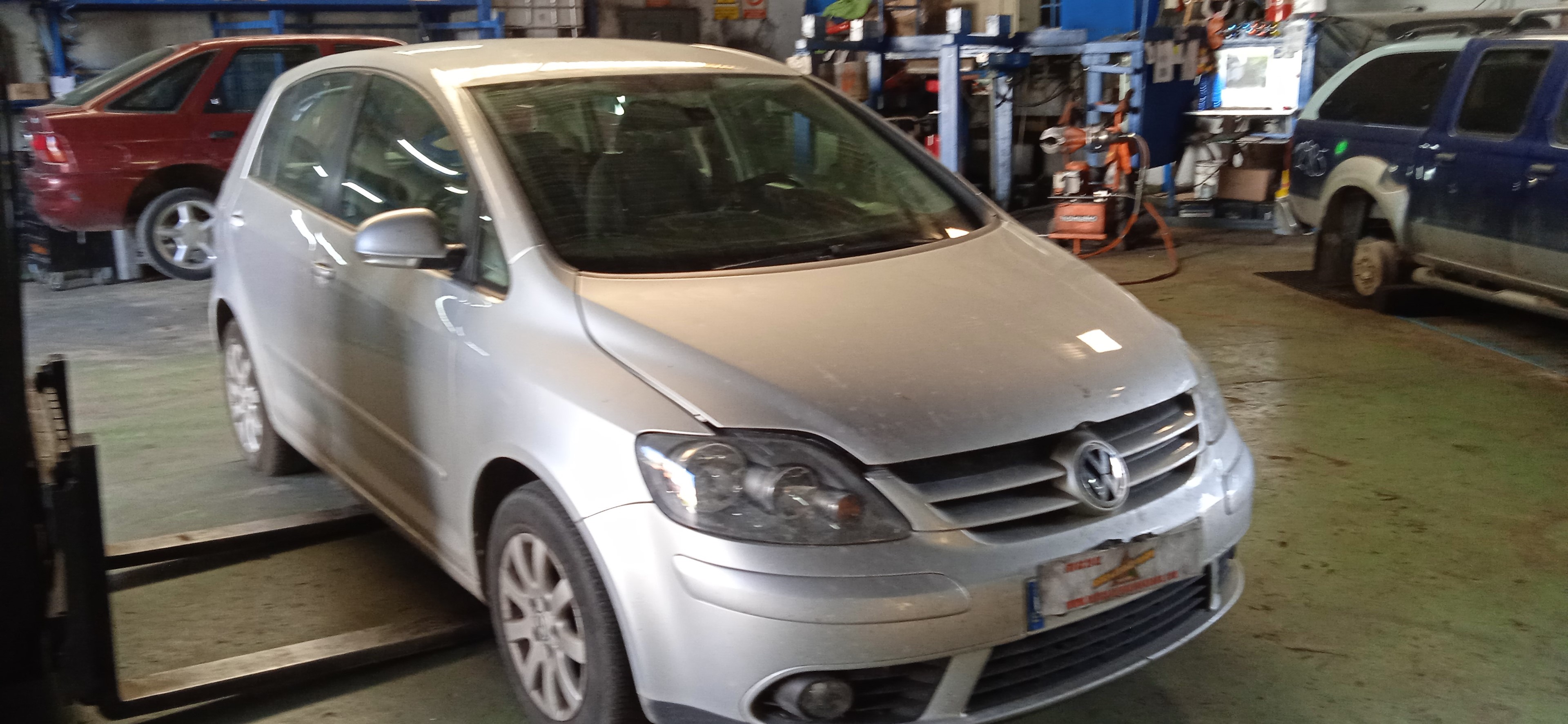 PARAGOLPES TRASERO VOLKSWAGEN GOLF BXE