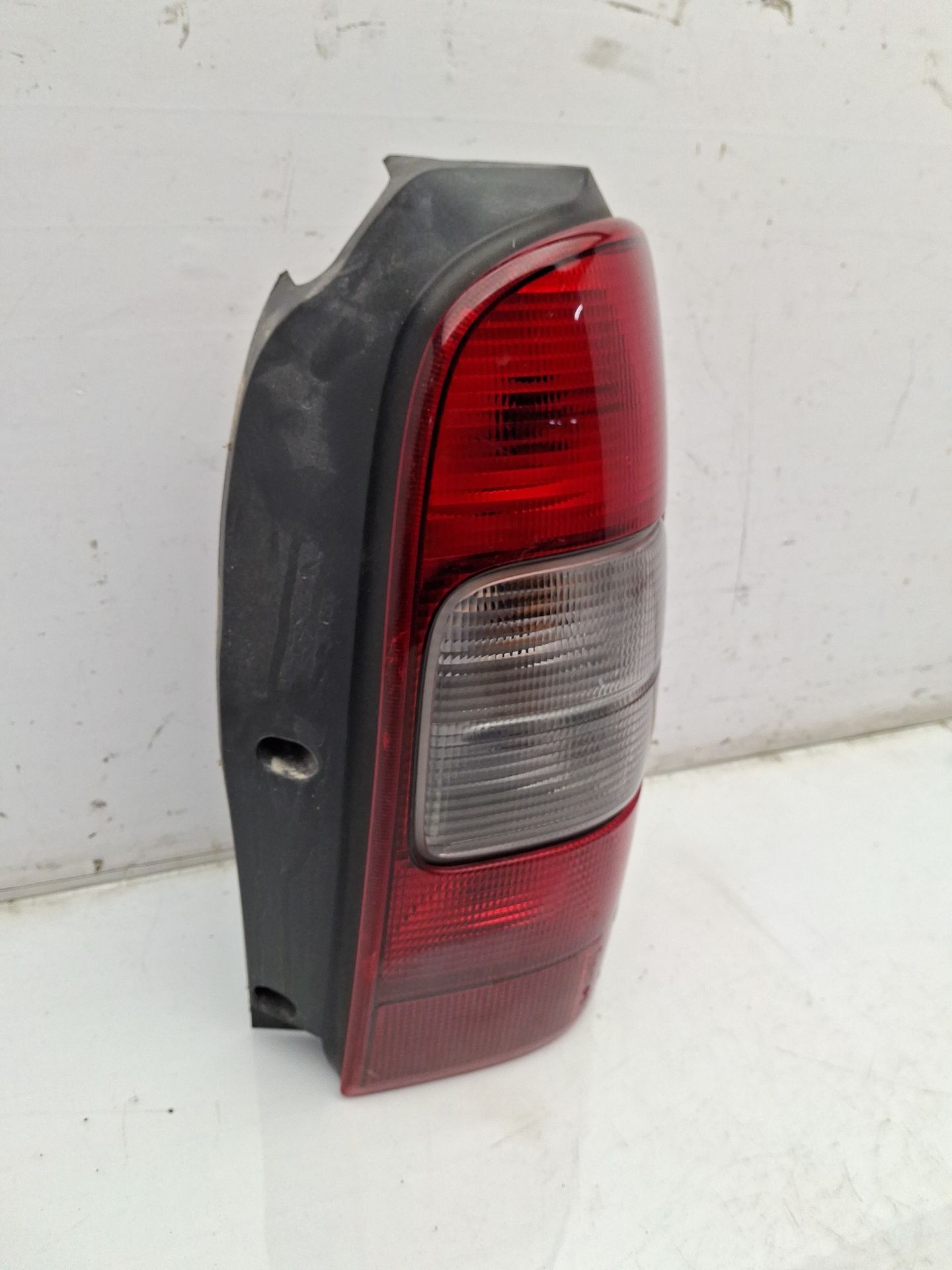 PILOTO TRASERO DERECHO CHEVROLET TRANS 