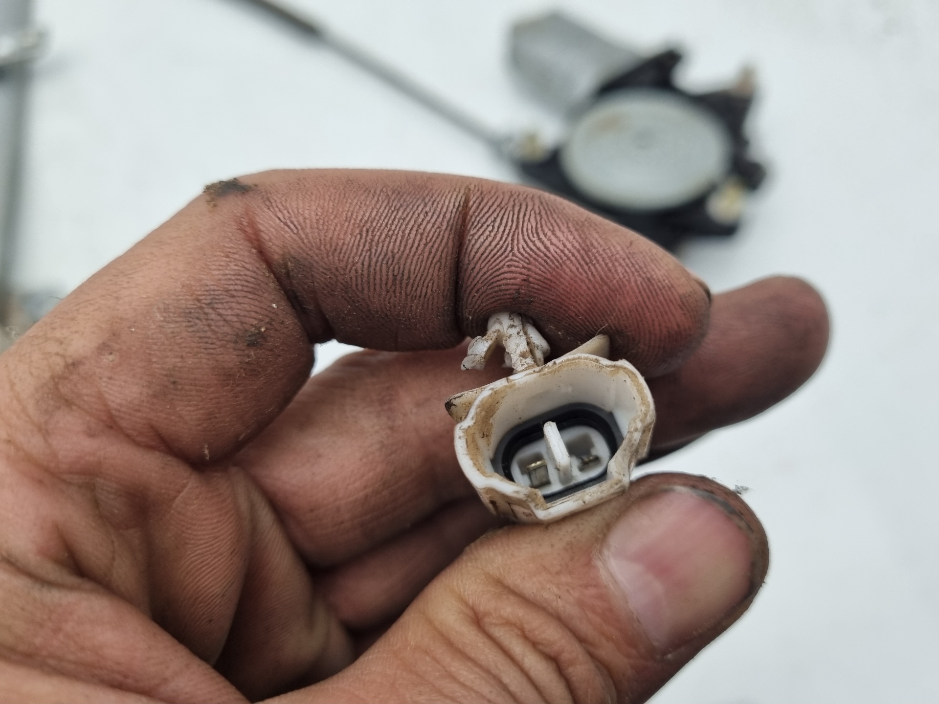 ELEVALUNAS DELANTERO IZQUIERDO SUZUKI GRAND RHW