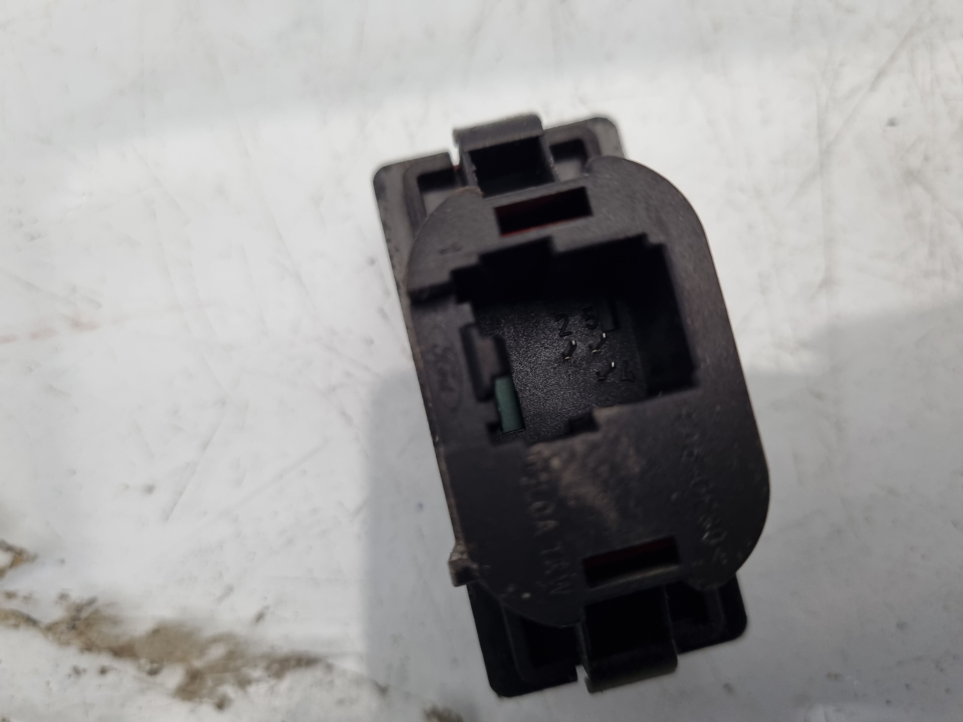 WARNING FORD FOCUS G8DA