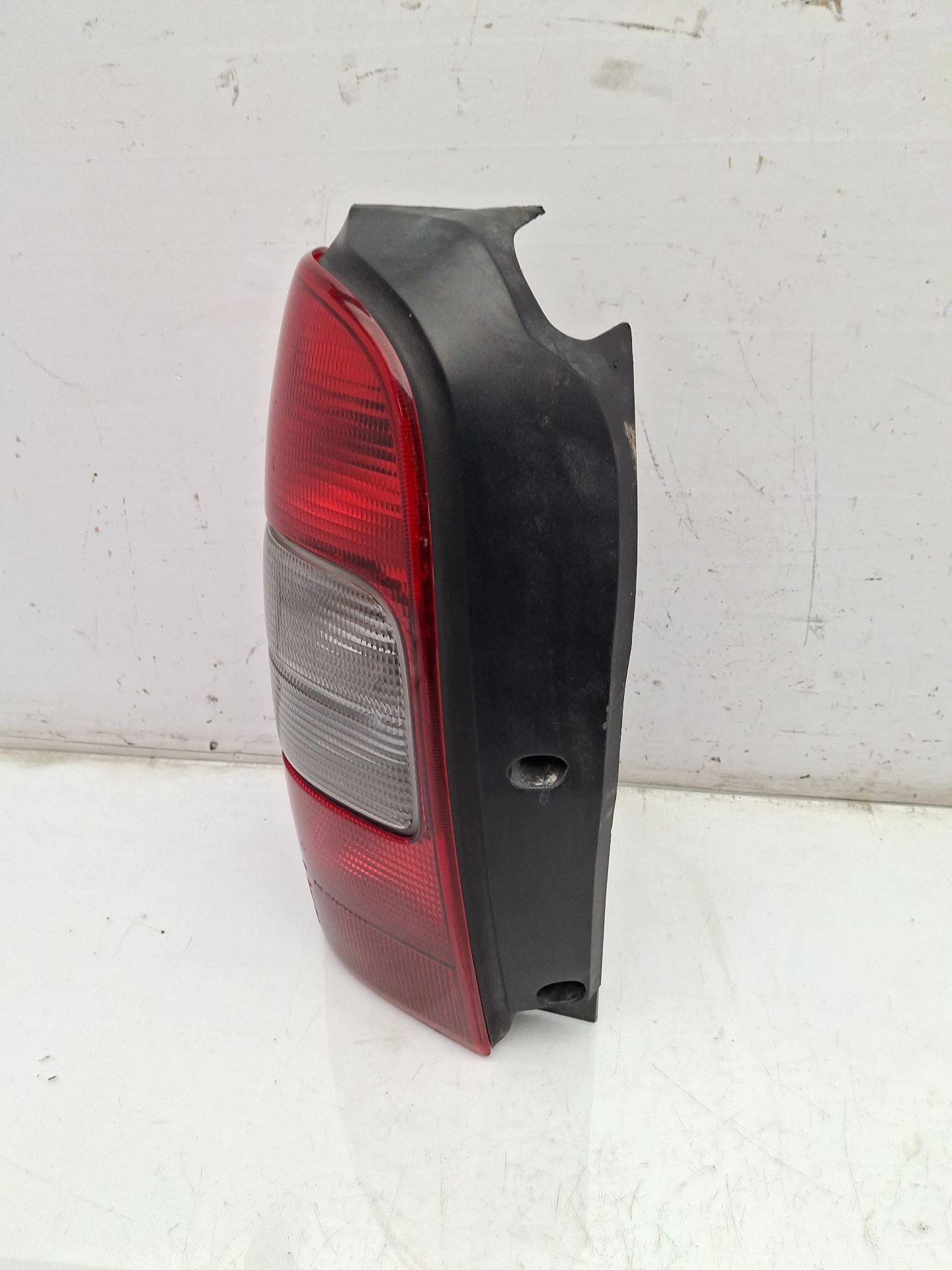 PILOTO TRASERO IZQUIERDO CHEVROLET TRANS 