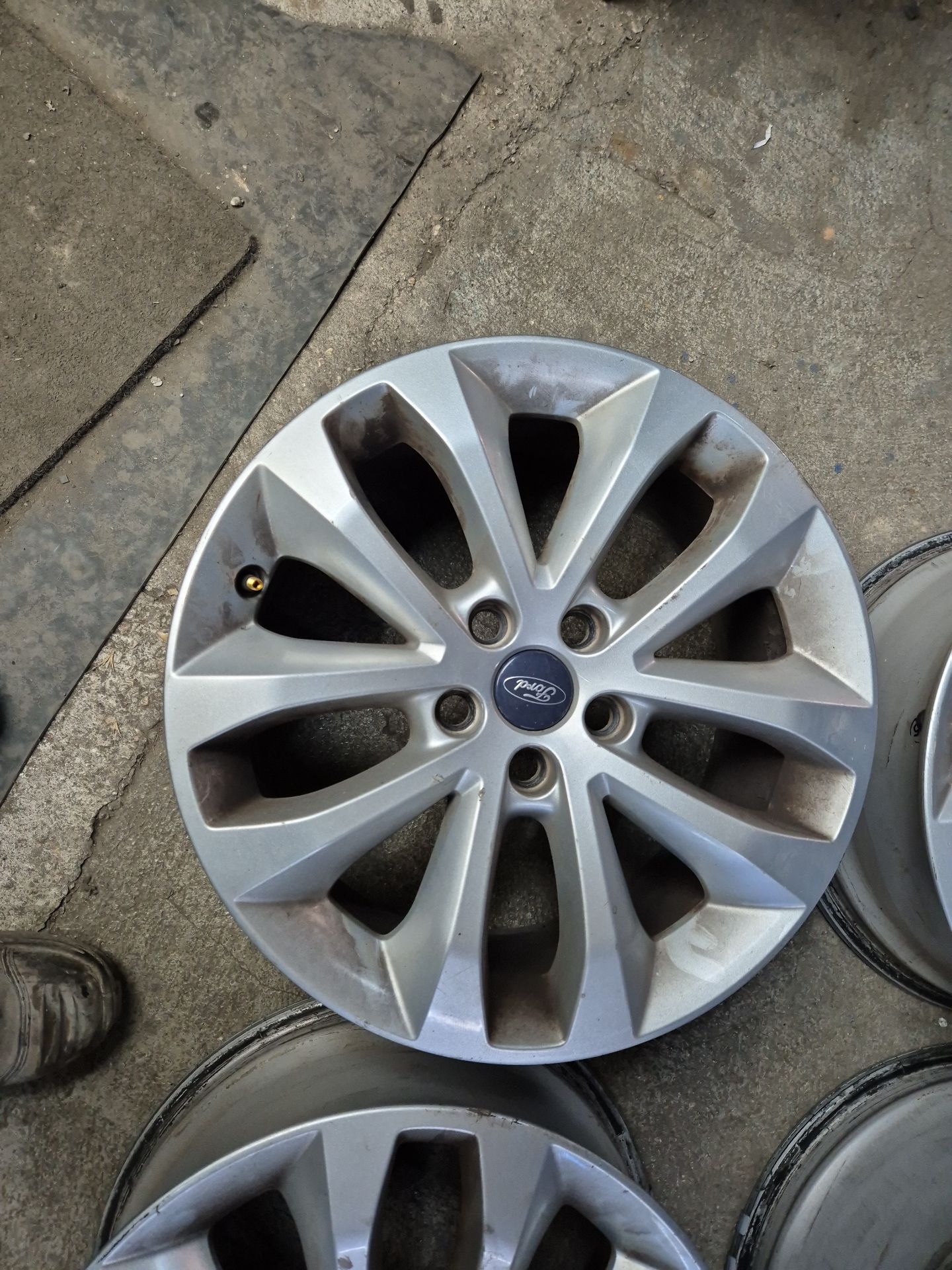 JUEGO LLANTAS FORD KUGA 