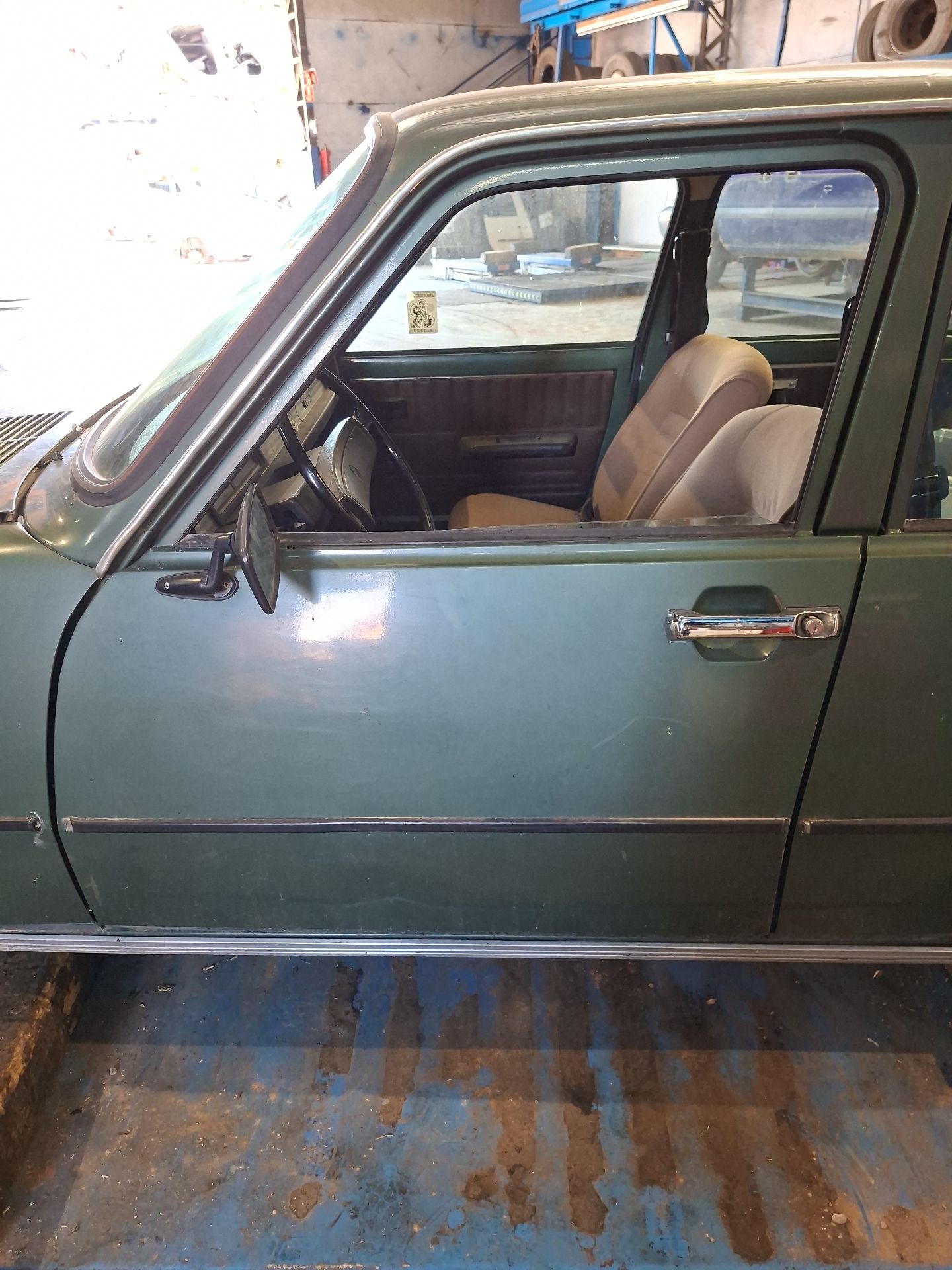 PUERTA TRASERA DERECHA RENAULT 7 