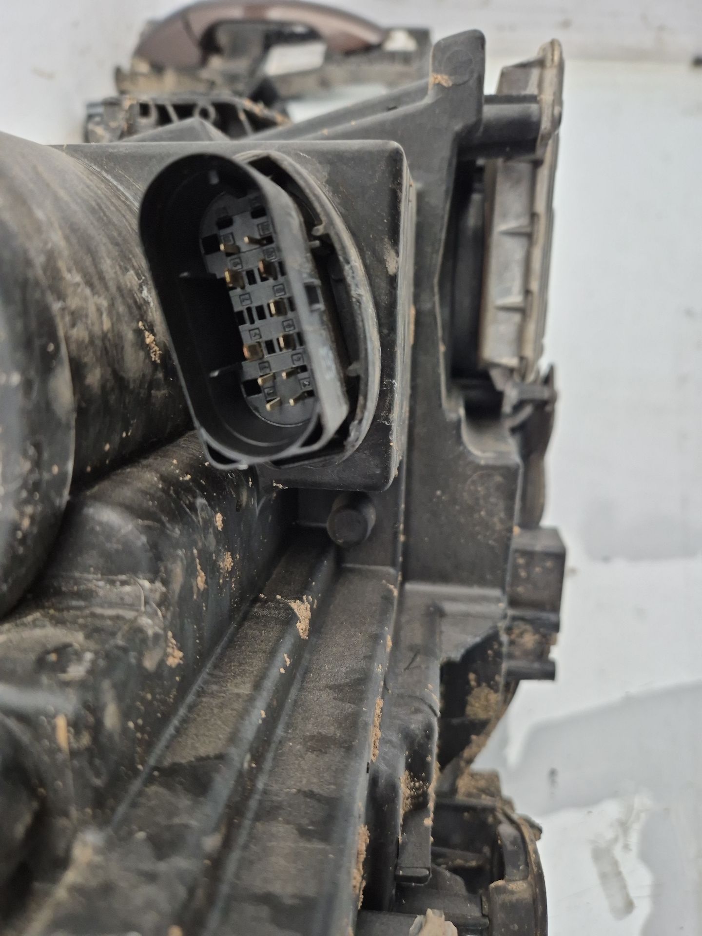 FARO IZQUIERDO MERCEDES-BENZ CLASE GLA 