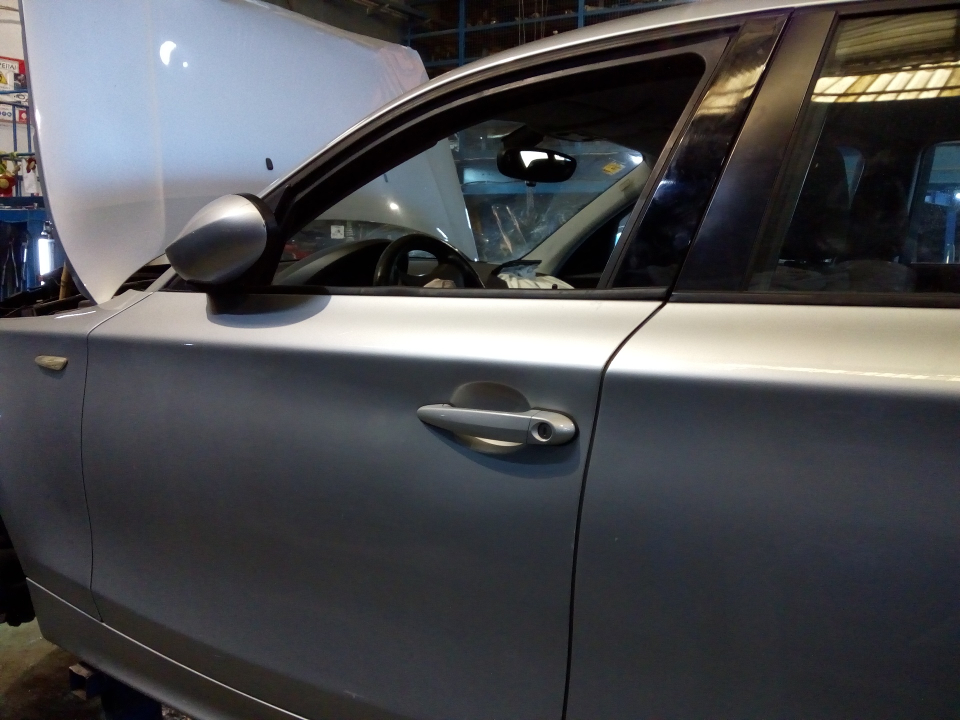 PUERTA DELANTERA IZQUIERDA BMW 1 N42B20B
