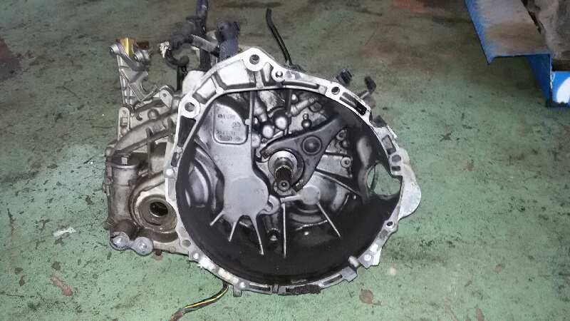 CAJA CAMBIOS NISSAN PRIMERA YD22