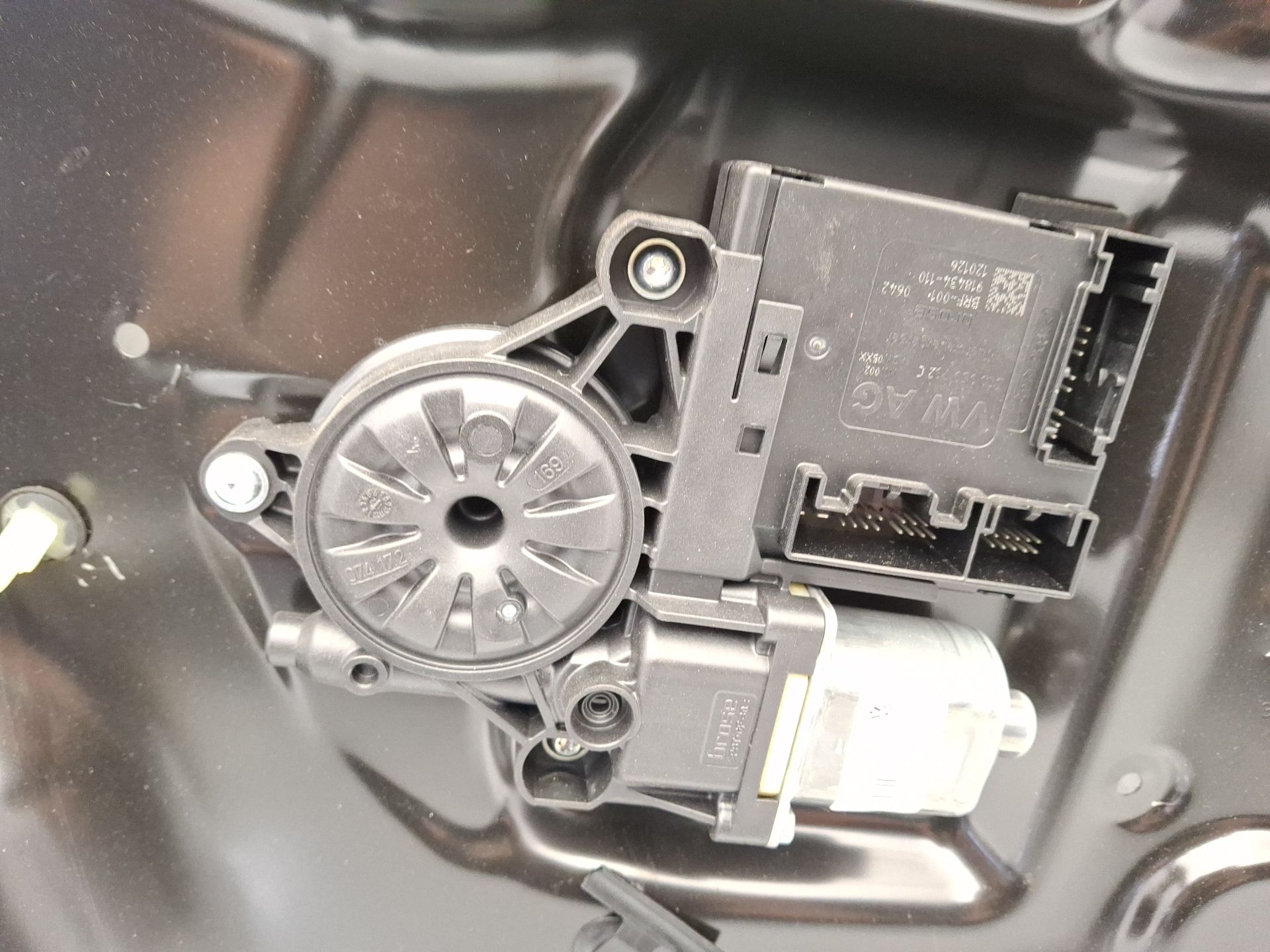 ELEVALUNAS DELANTERO DERECHO VOLKSWAGEN PASSAT 