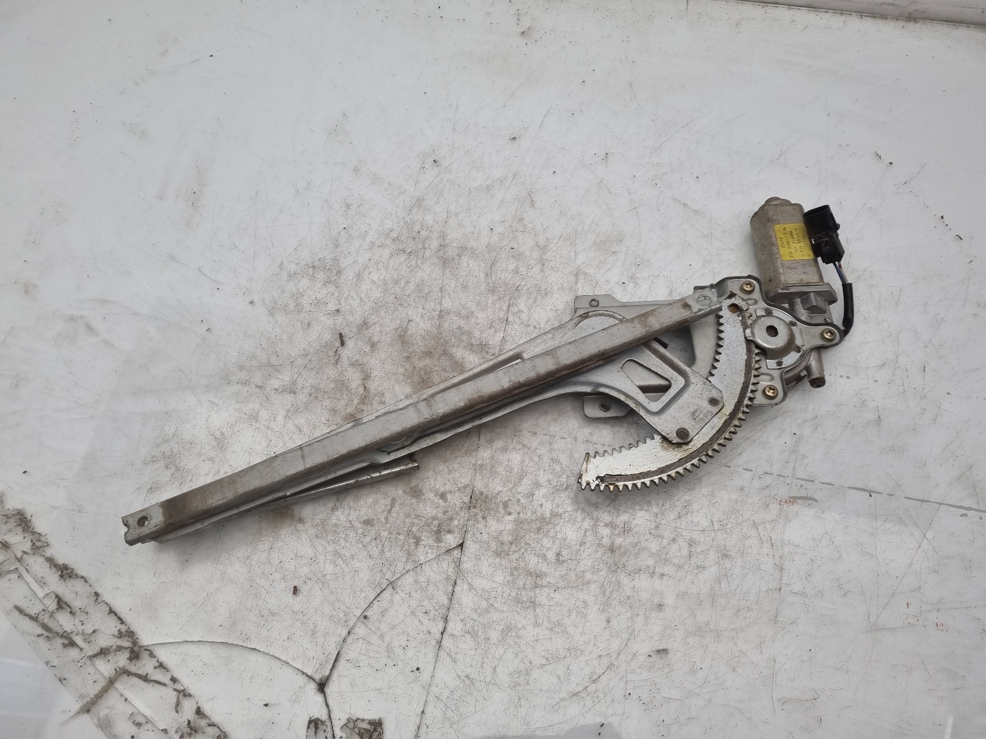 ELEVALUNAS DELANTERO IZQUIERDO ISUZU TROOPER 4JX1