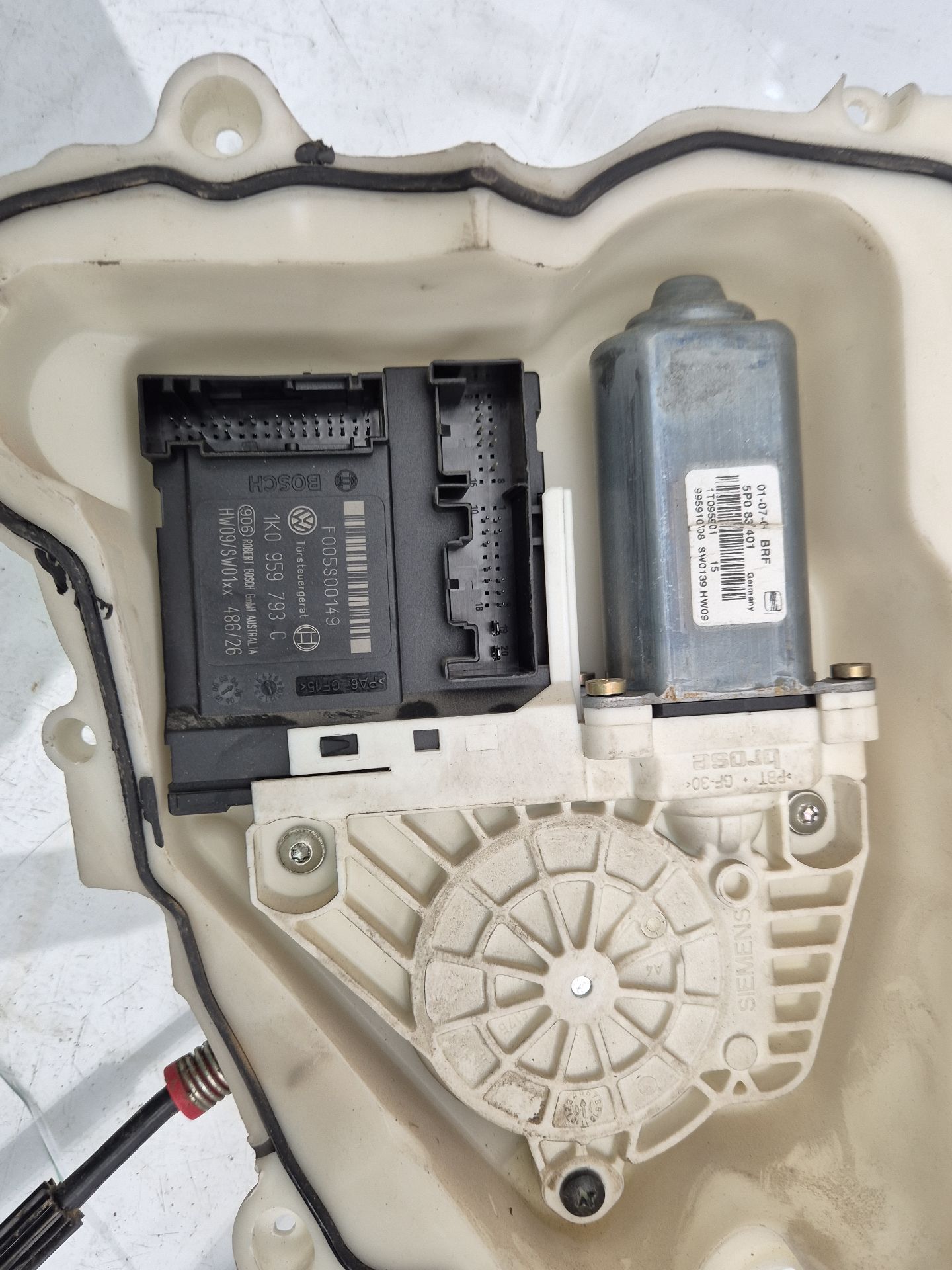 ELEVALUNAS DELANTERO IZQUIERDO SEAT TOLEDO 
