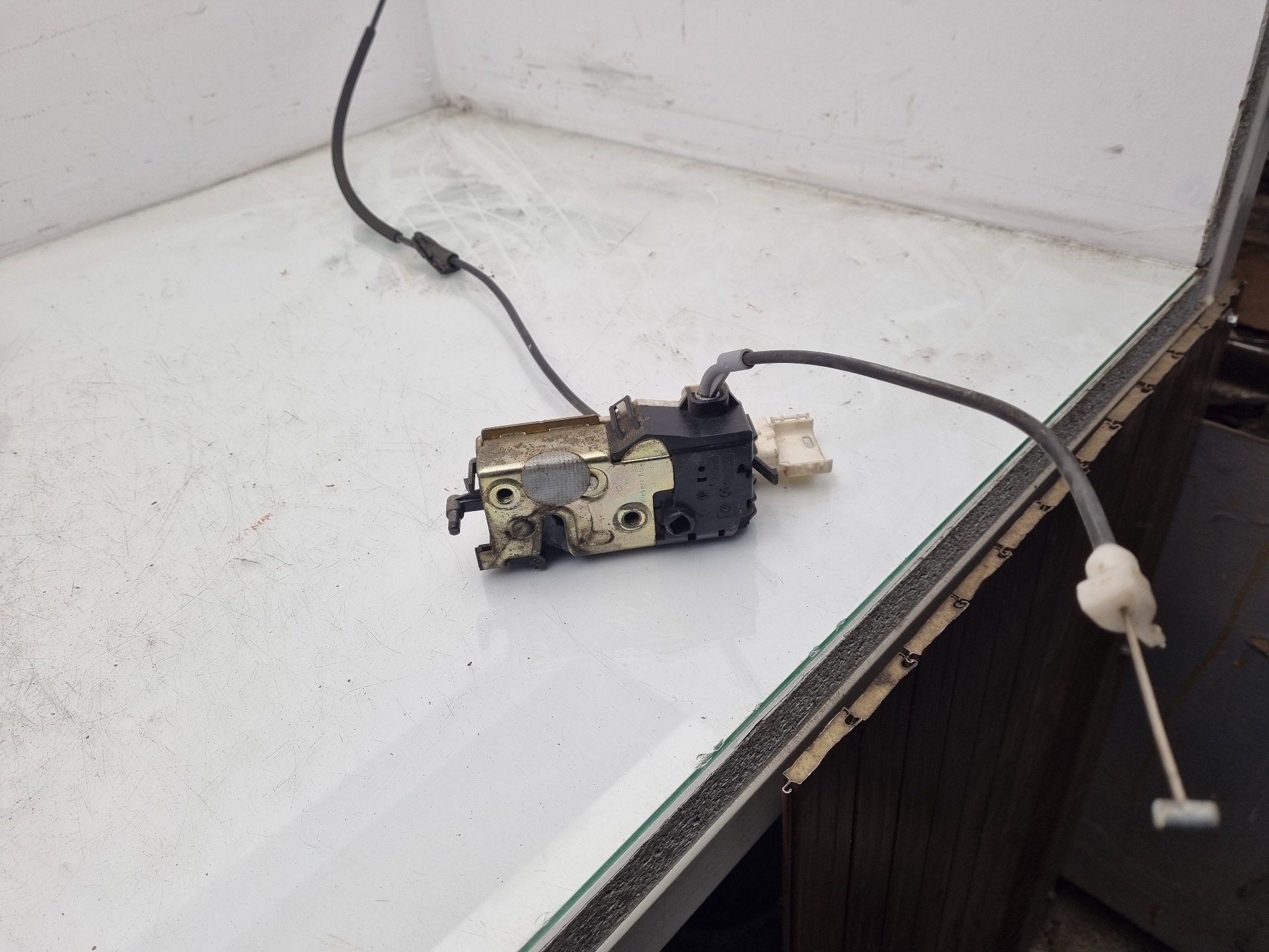 CERRADURA PUERTA DELANTERA DERECHA CITROEN C4 9HY