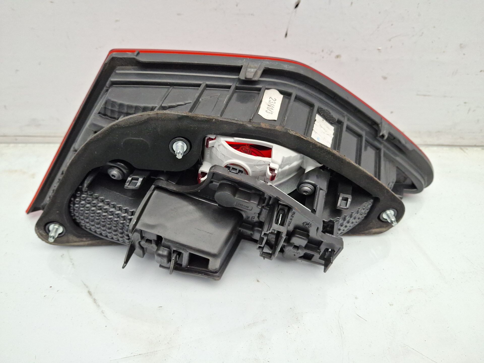 PILOTO TRASERO IZQUIERDO INTERIOR SEAT LEON 