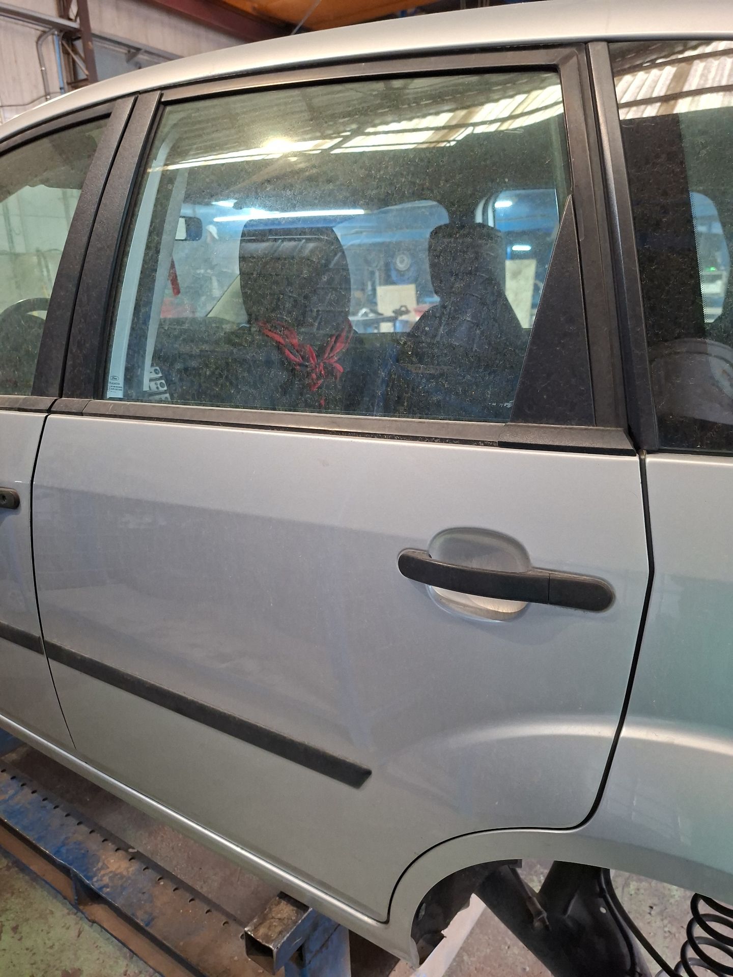 PUERTA TRASERA IZQUIERDA FORD FIESTA 