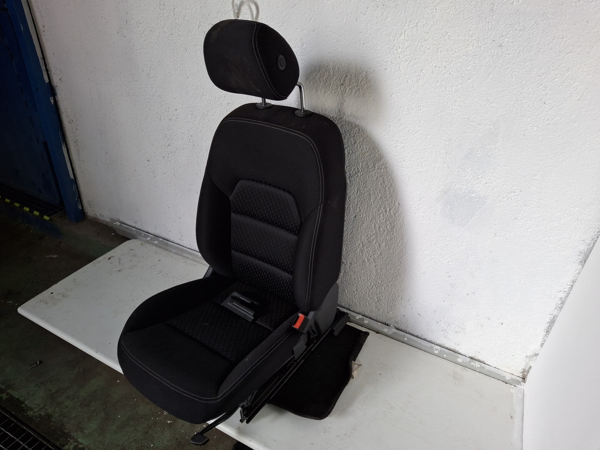 ASIENTO DELANTERO DERECHO INFINITI Q30 270910