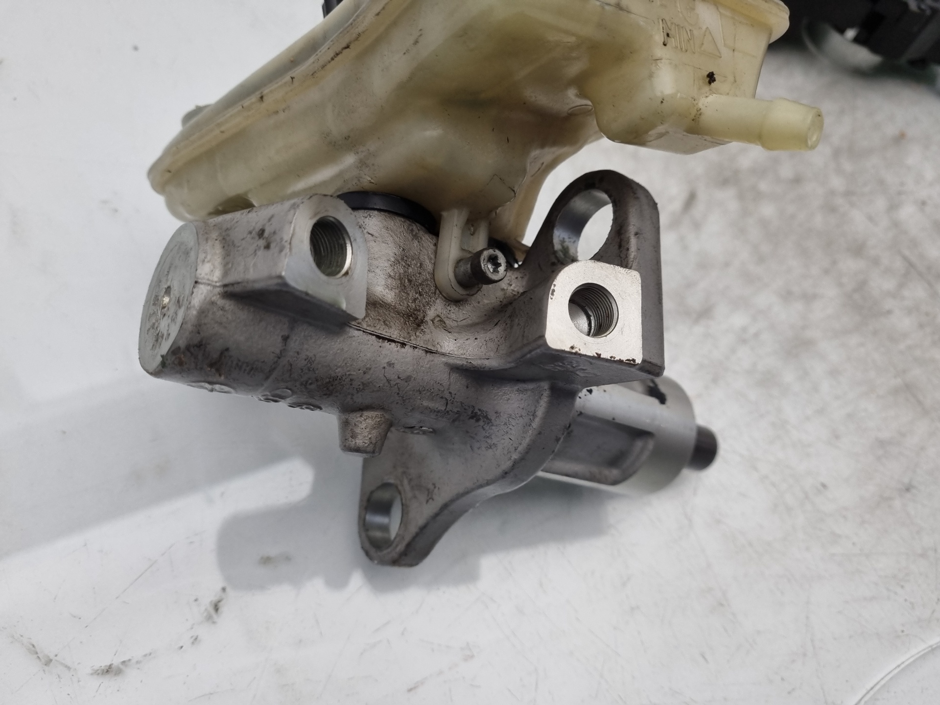 BOMBA FRENO SKODA SUPERB AWX