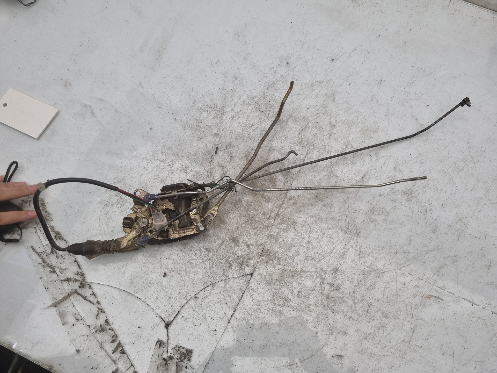 CERRADURA PUERTA DELANTERA IZQUIERDA ISUZU TROOPER 4JX1